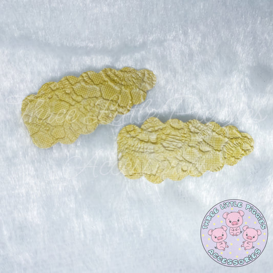 Pastel Yellow Butterlace Snap Clip